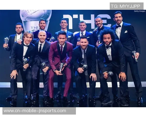 张狂开战，拉菲尼亚狂晒数据荣誉回应落选FIFPRO年度最佳11人